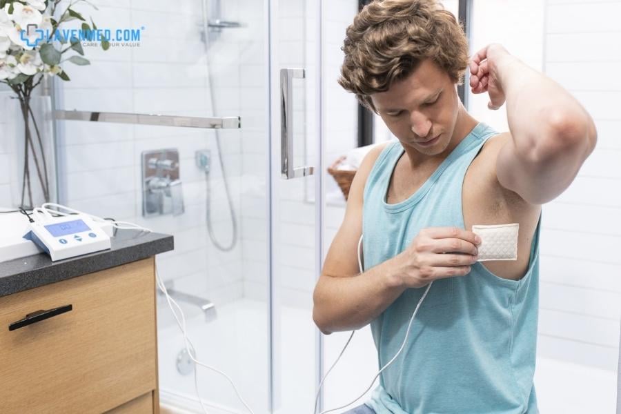 7 Nguyên Nhân Gây Ra Mồ Hôi Tay Chân Nhiều và Cách Điều Trị Hiệu Quả