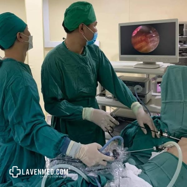 Có nên phẫu thuật cắt mổ hạch giao cảm trị ra mồ hôi nhiều (tăng tiết mồ hôi)