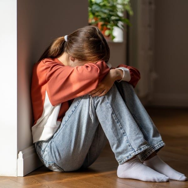 Tính khí u sầu, cáu kỉnh hoặc lo lắng là một trong những biểu hiện của bệnh trầm cảm