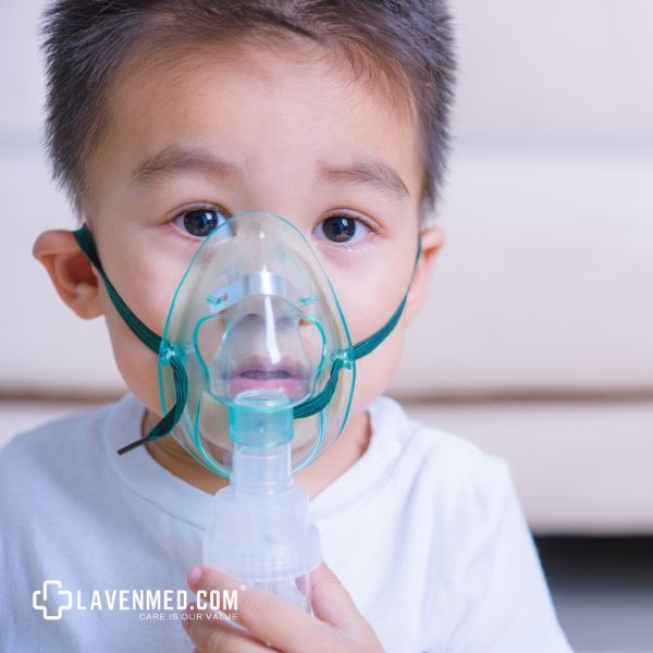 nếu tự xông ở nhà mà không có sự giám sát của bác sĩ, việc vệ sinh dụng cụ xông không đúng cách có thể khiến vi trùng xâm nhập vào cơ thể