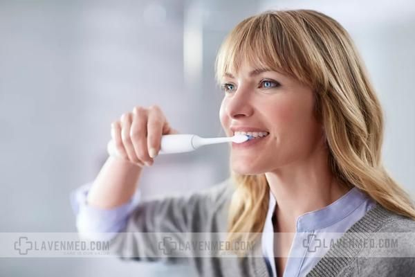 Bàn chải đánh răng điện Philips Sonicare 6100 Làm trắng răng chỉ trong 1 tuần so với bàn chải đánh răng thủ công