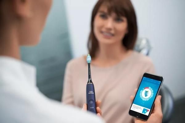 Bàn chải điện Philips Sonicare 9700 DiamondClean Smart Kết nối app để chăm sóc răng miệng đúng cách