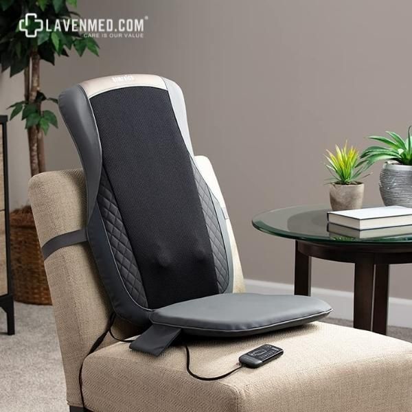 Đệm massage Homedics phù hợp với các loại ghế khác nhau và có kèm đai giữ vào ghế