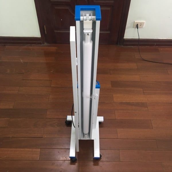 Đèn chiếu tia cực tím di động có hẹn giờ (đèn UV) dễ dàng sử dụng và đảm bảo an toàn khi dùng