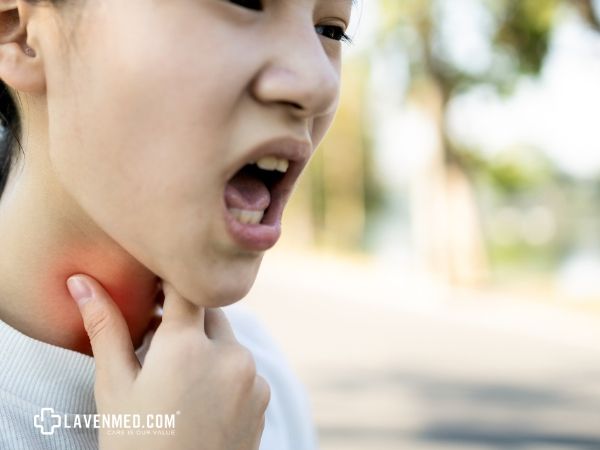 Khàn giọng dai dẳng là triệu chứng phổ biến nhất của ung thư thanh quản, nhiều bệnh nhân sẽ có triệu chứng này trước khi ung thư thanh quản xảy ra