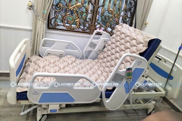 Giường điện ICU Tajermy TJM GD09 Với các tính năng nâng đầu/chân, điều khiển độ cao giường, dốc toàn bộ người,…