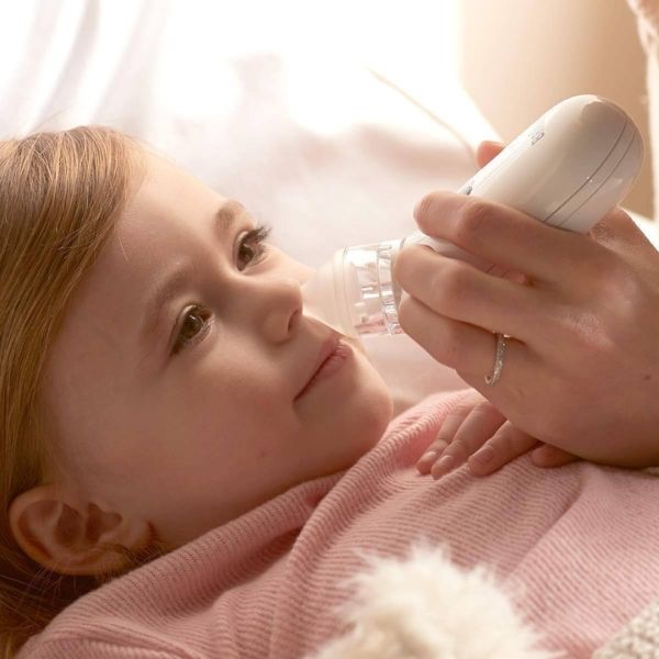 Hút mũi quá nhiều lần trong ngày có thể làm khô và kích ứng niêm mạc mũi của trẻ