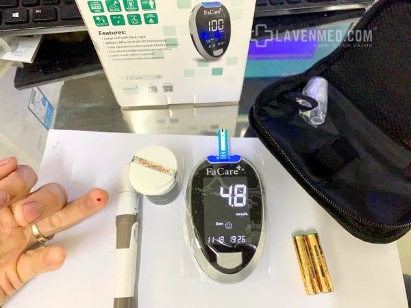 Máy đo đường huyết FaCare FC-G168 thiết kế siêu nhỏ gọn với trọng lượng 67.2g (không pin), dễ dàng mang theo và sử dụng ở bất kỳ nơi đâu.