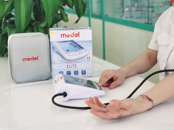 Máy đo huyết áp Medel có thiết kế sang trọng, hiện đại, chất liệu cao cấp