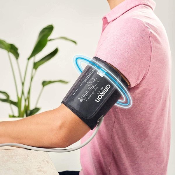 Máy đo huyết áp bắp tay Omron HEM 7156 Chỉ báo tăng huyết áp