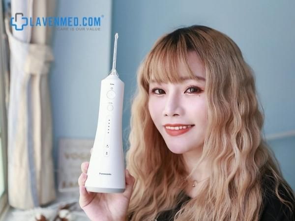 Máy tăm nước là một giải pháp chăm sóc răng miệng hoàn hảo, giúp làm sạch răng hiệu quả tới 99,99%