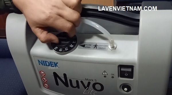 Thiết kế của máy tạo oxy thường đơn giản để người bệnh dễ sử dụng