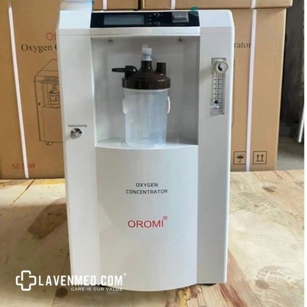 Máy tạo oxy 5 lít Oromi SZ-5AW kèm xông khí dung&nbsp;là thiết bị y tế cung cấp oxy tinh khiết cho bệnh nhân gặp vấn đề về hô hấp.