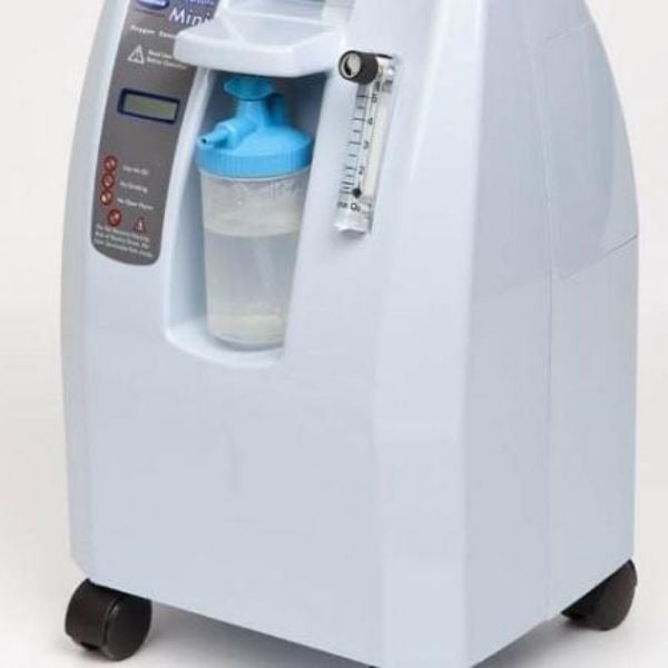 Máy tạo oxy Hikoneb 5 lít có thiết kế nhỏ gọn, hiện đại, phi y tế, là giải pháp cung cấp oxy tối ưu.