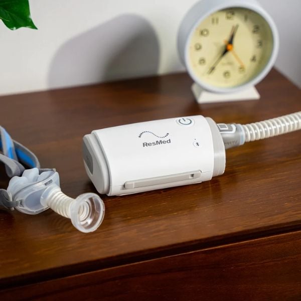 Máy thở CPAP / APAP Resmed AirMini là dòng máy thở cao cấp và nhỏ gọn nhất thế giới.