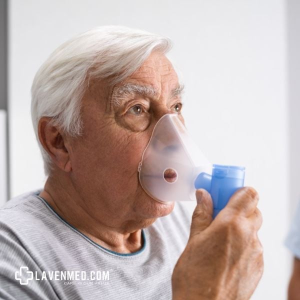 Một trong những liệu pháp phổ biến nhất trong điều trị COPD là sử dụng steroid (dạng uống hoặc hít) để mở rộng đường thở và giảm viêm
