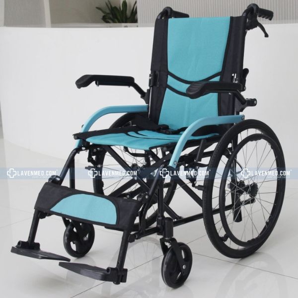 Xe lăn tay nhôm Lucass X63L New với thiết kế khung nhôm nhẹ chỉ 11.5kg.