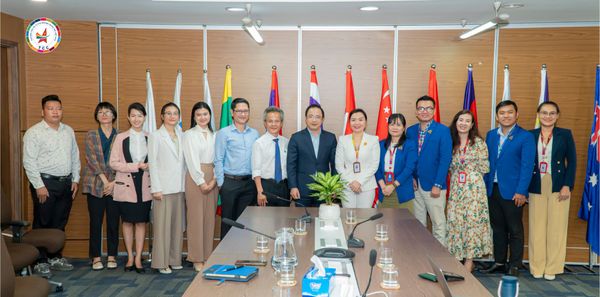 CLB Đào tạo – Tư vấn Doanh nhân trẻ Việt Nam và Trường Đại học Hoa Sen hợp tác thúc đẩy các hoạt động nâng tầm doanh nhân Việt Nam