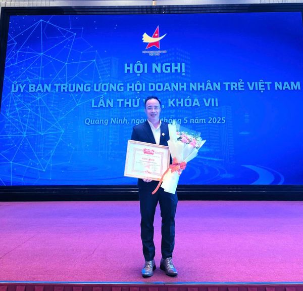 Câu Lạc Bộ Đào Tạo Tư Vấn Doanh Nhân Trẻ Việt Nam nhận bằng khen vì có thành tích xuất sắc trong công tác hội 2024