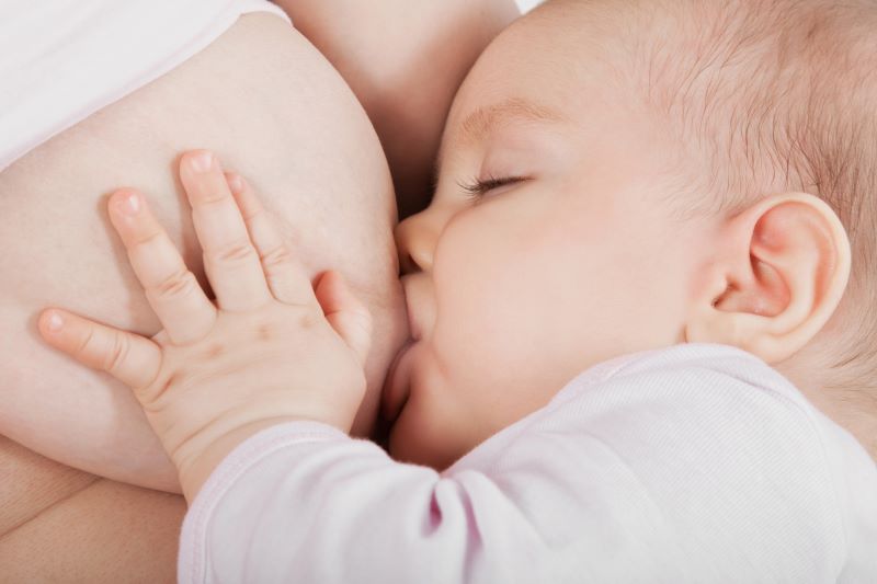 Top 5 cách tăng sức đề kháng cho trẻ không bú sữa mẹ để nuôi con khoẻ