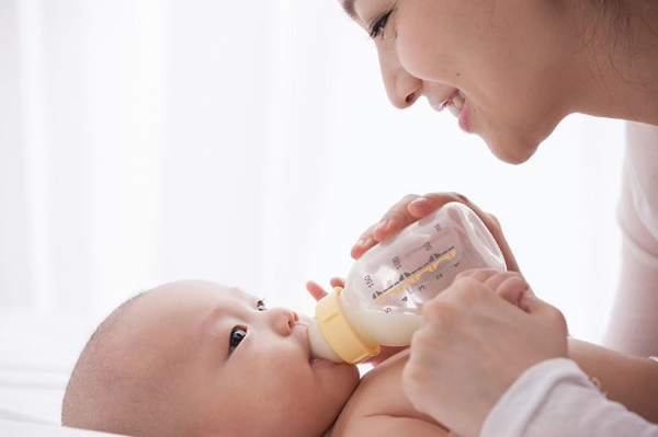 [CHIA SẺ] Kinh nghiệm chọn núm bình sữa cho trẻ sơ sinh
