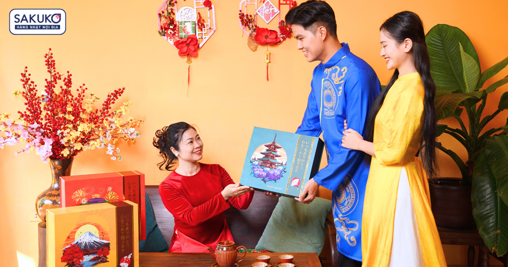 Khách hàng nói gì về BST quà Tết 2025 tại Sakuko?