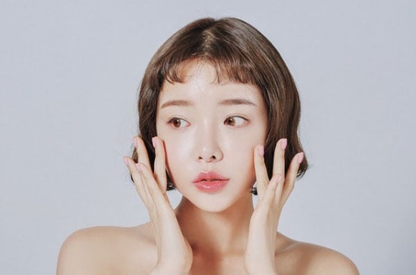 Sử dụng kem dưỡng ẩm đúng cách giúp sản phẩm thẩm thấu sâu vào bên trong da Sử dụng kem dưỡng ẩm đúng cách giúp sản phẩm thẩm thấu sâu vào bên trong da