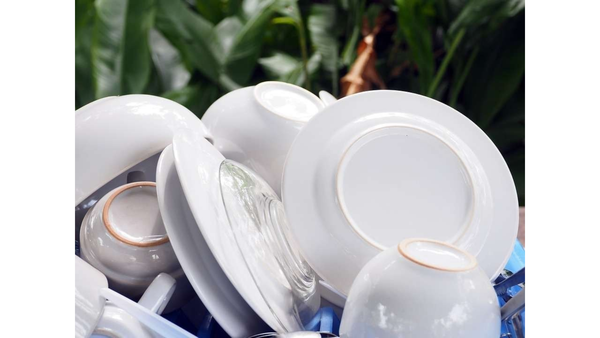 Chén đĩa sau khi rửa sạch