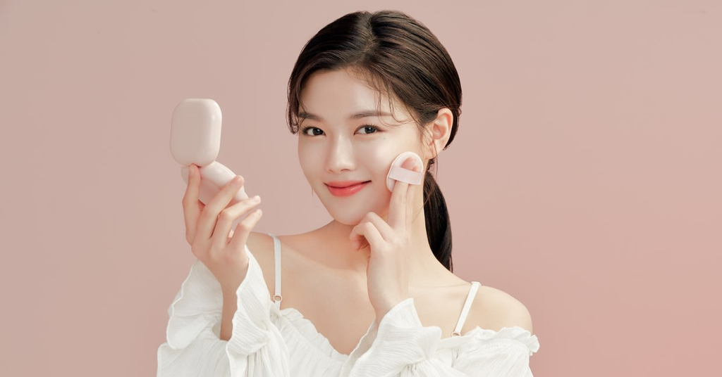 Kết hợp kem chống nắng và cushion khi trang điểm