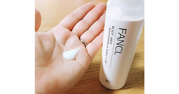 Dưỡng thể trắng da Nhật Fancl