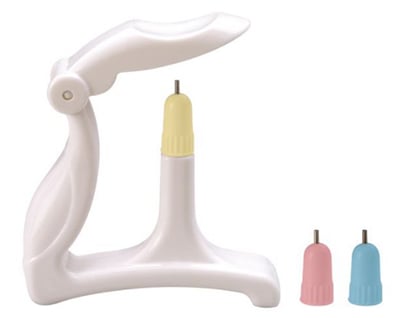 Gắn đầu đục chắc chắn vào thân dụng cụ rồi đặt lên mặt phẳng bất kỳ. Gắn đầu đục chắc chắn vào thân dụng cụ rồi đặt lên mặt phẳng bất kỳ.