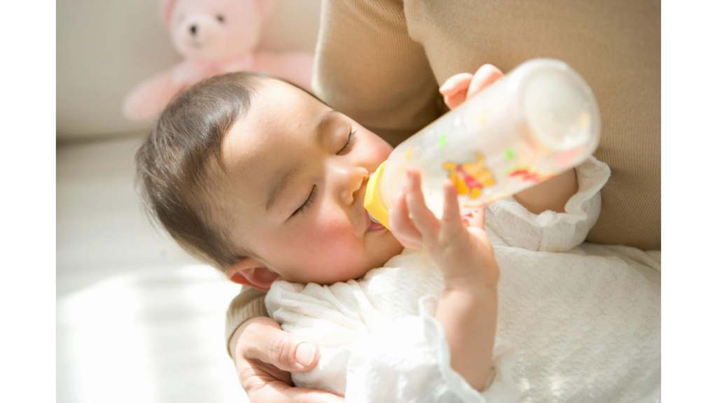 Tùy theo chất liệu mà thời gian thay đổi size núm bình sữa cho bé cũng khác nhau.