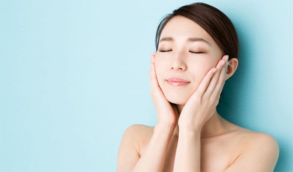 Kết hợp sử dụng serum và kem dưỡng giúp da được cung cấp nhiều dưỡng chất hơn, khỏe đẹp hơn. Kết hợp sử dụng serum và kem dưỡng