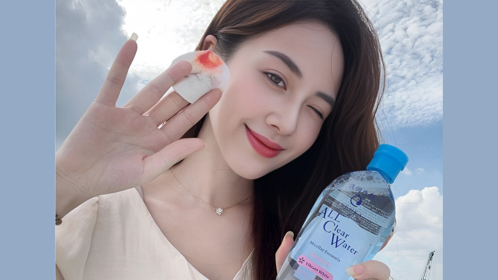 Tơ tằm trắng trong tẩy trang Senka nội địa Nhật chứa nhiều protein có lợi cho da.