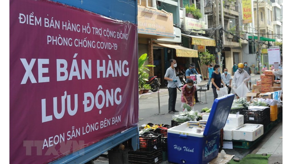 Các mô hình cung ứng nhu yếu phẩm mùa dịch đã hỗ trợ cho rất nhiều gia đình không thể đến cửa hàng truyền thống mua sắm.