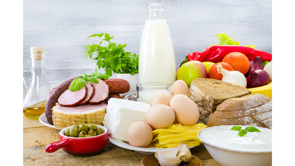 Mẹ sau sinh cần có chế độ ăn đa dạng, đầy đủ để đảm bảo chất lượng sữa tốt nhất cho con