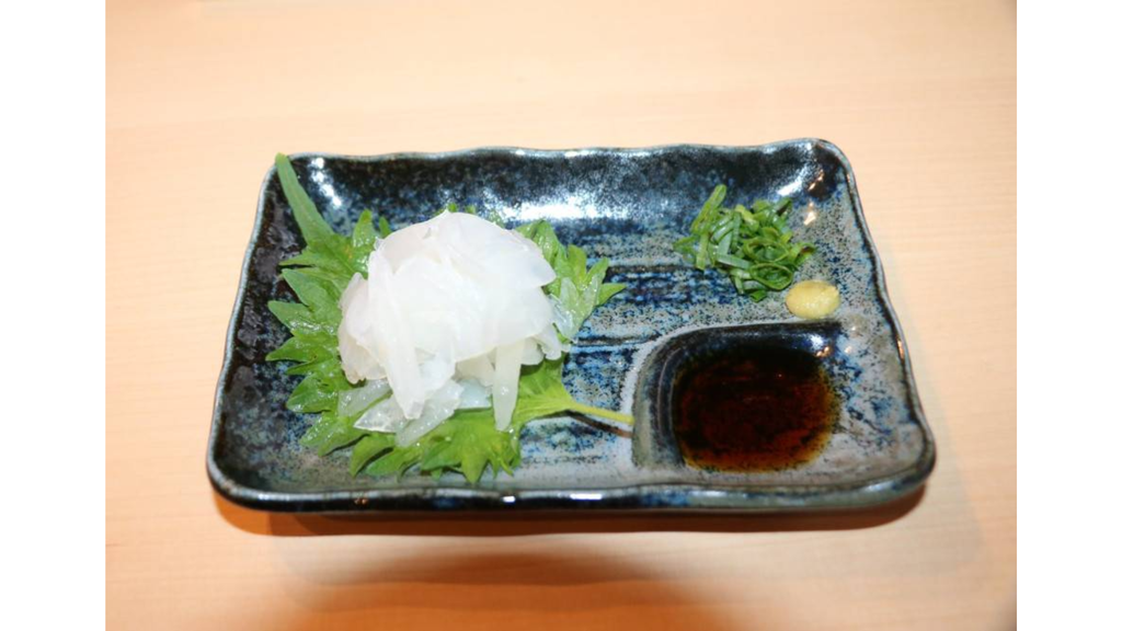 Sashimi tơ tằm – Món ăn mới nổi trong giới sành ăn Tokyo
