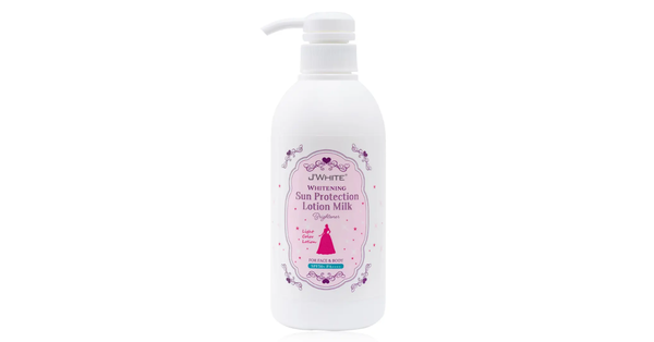 Kem dưỡng thể sáng da chống nắng J’White có chứa nhiều chất dưỡng ẩm và collagen hòa tan, giúp ngăn chặn lão hóa da.