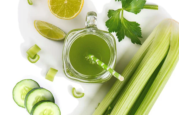 Nước ép cần tây giảm cân detox cơ thể