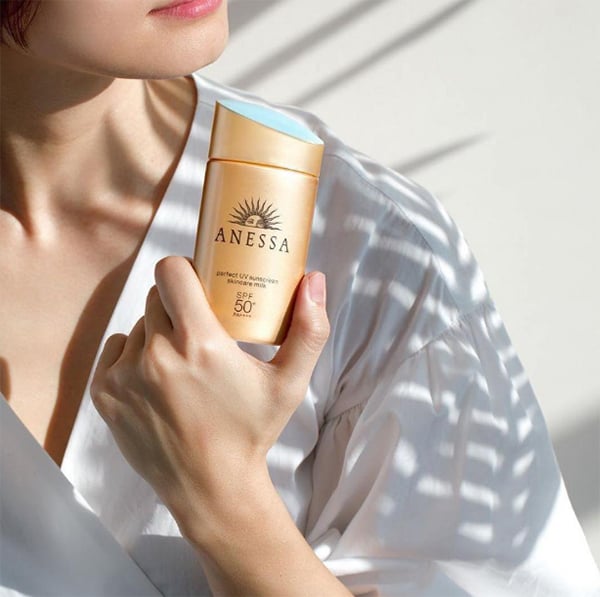 Kem chống nắng Anessa sở hữu ưu điểm của cả 2 loại kem chống nắng vật lý và hóa học bảo vệ làn da hiệu quả