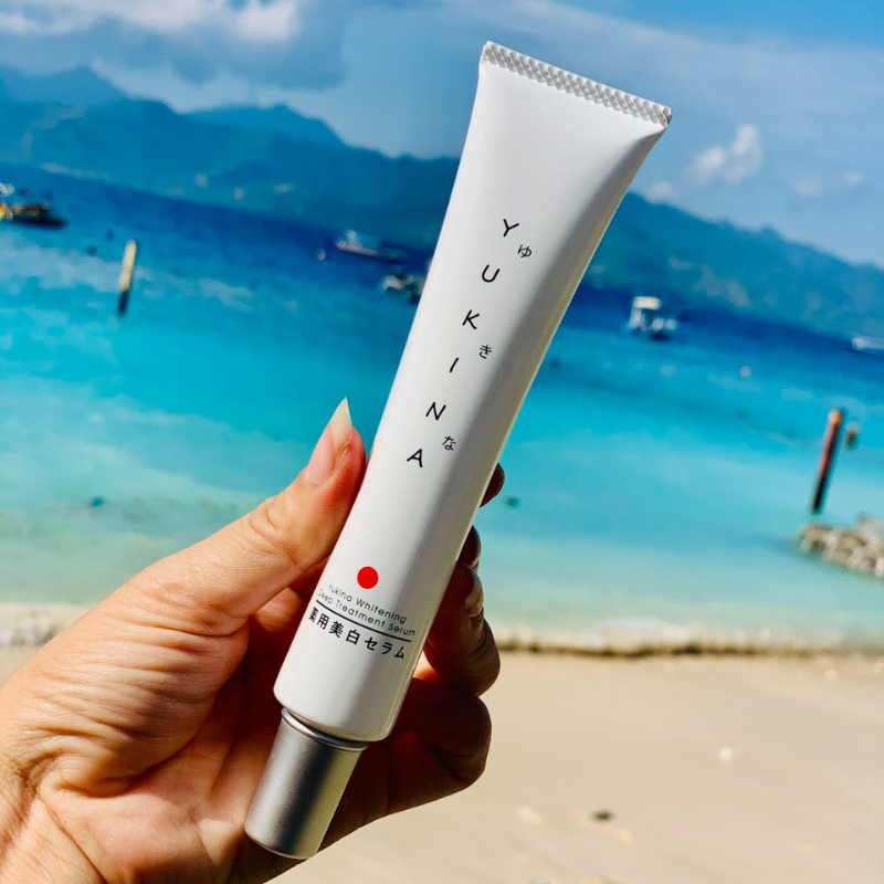 Serum Yukina hỗ trợ cấp ẩm cho da