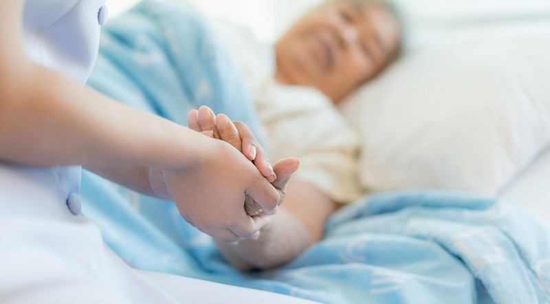 Liệt tứ chi là gì? Nguyên nhân, triệu chứng, điều trị và cách phòng ngừa