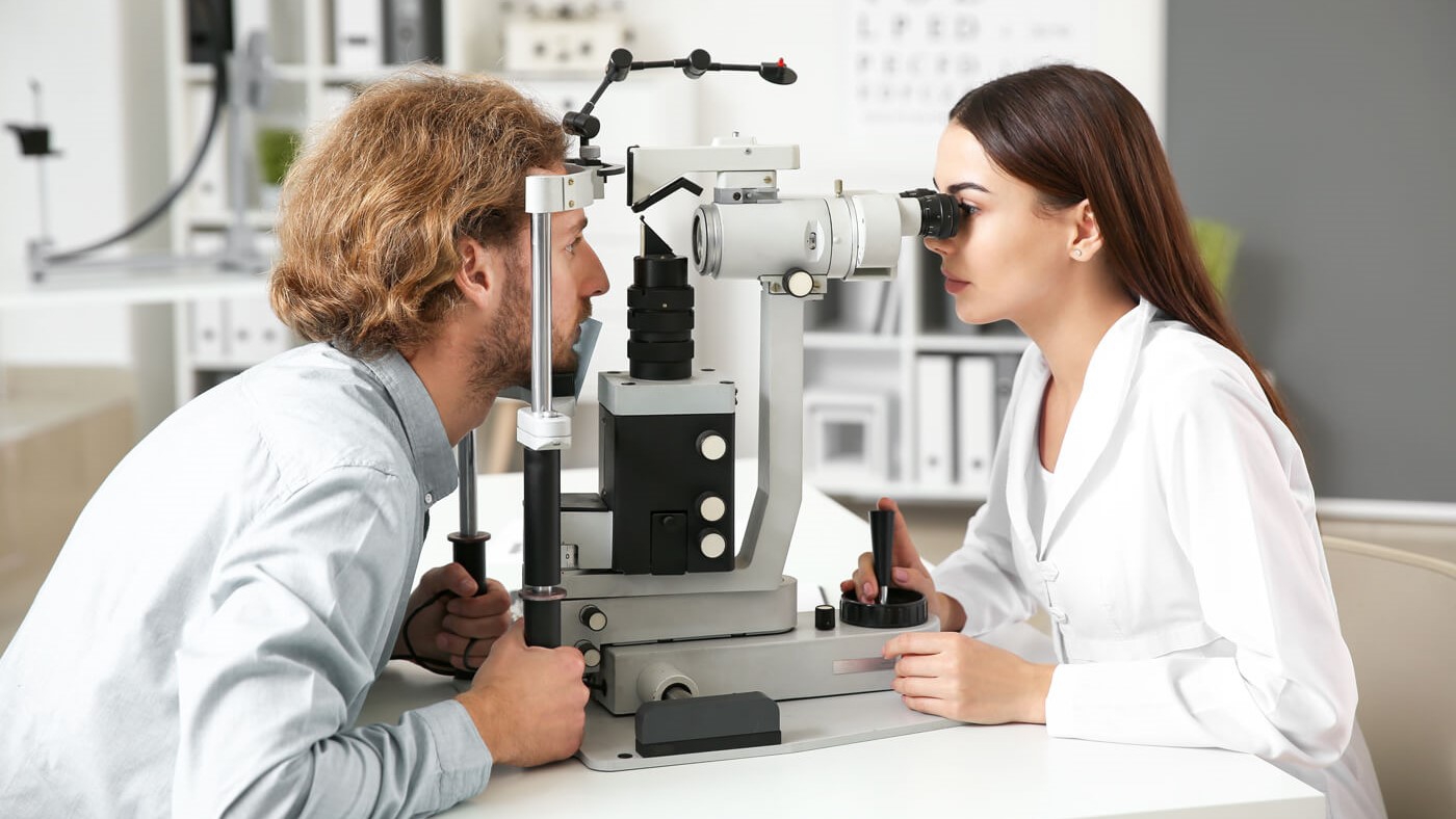 Tắc tĩnh mạch võng mạc là gì? Nguyên nhân, triệu chứng, điều trị và cách phòng ngừa