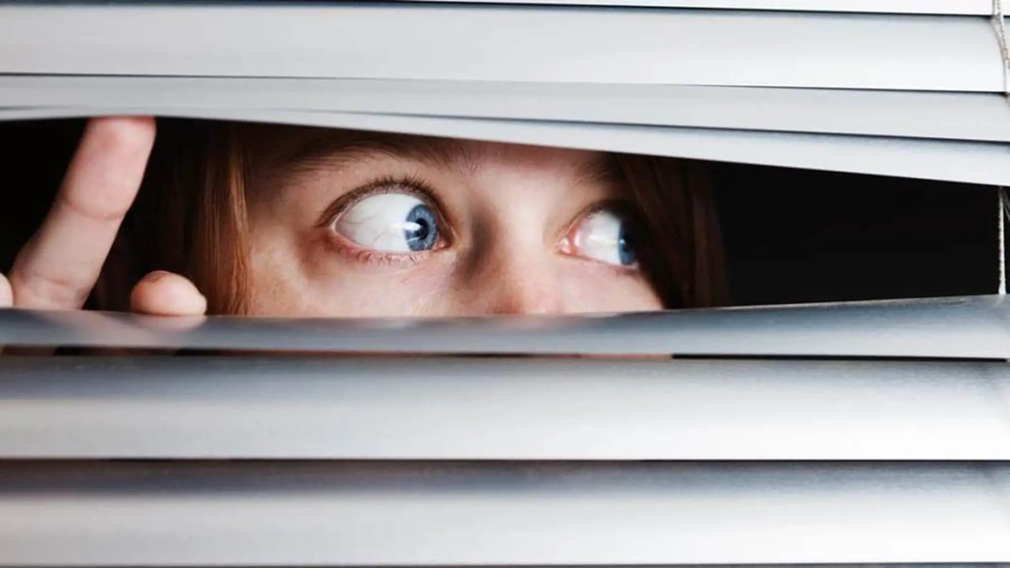 Chứng sợ khoảng rộng: Triệu chứng, nguyên nhân và phương pháp điều trị