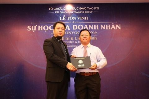 GIÁM ĐỐC CTY TNHH TMDV SUNROSE