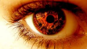 Bỏng mắt là gì? Nguyên nhân, triệu chứng và cách điều trị