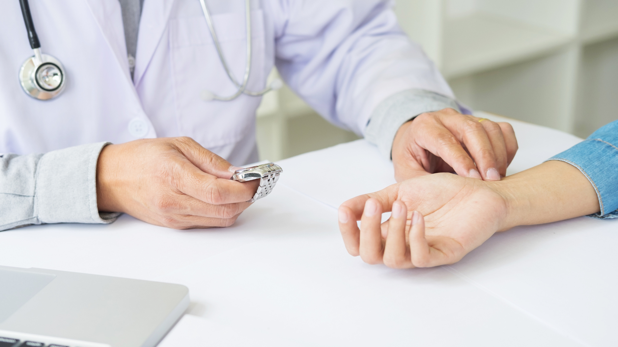 Ngoại tâm thu thất: Triệu chứng, nguyên nhân và cách điều trị