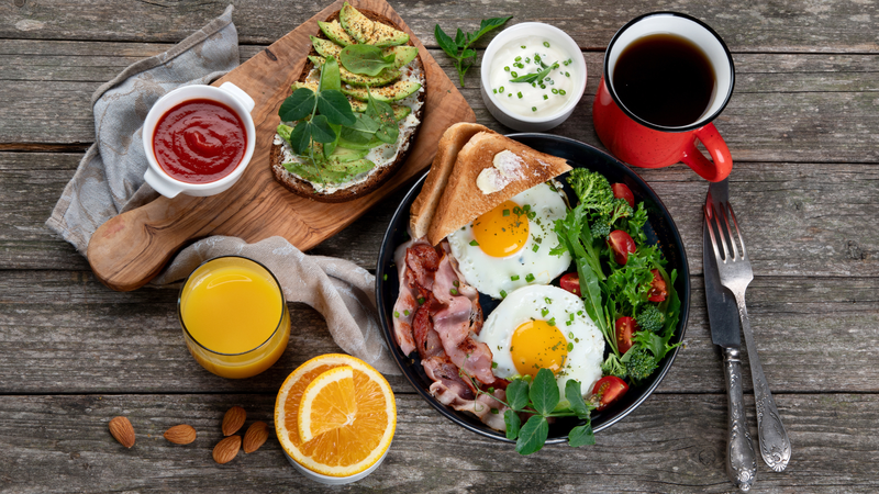 Người ăn kiêng có nên ăn sáng không? Bỏ bữa sáng tác động thế nào đến sức khỏe?