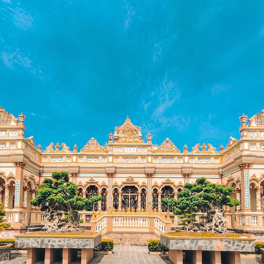 Khám phá không gian linh thiêng tại Chùa Vĩnh Tràng