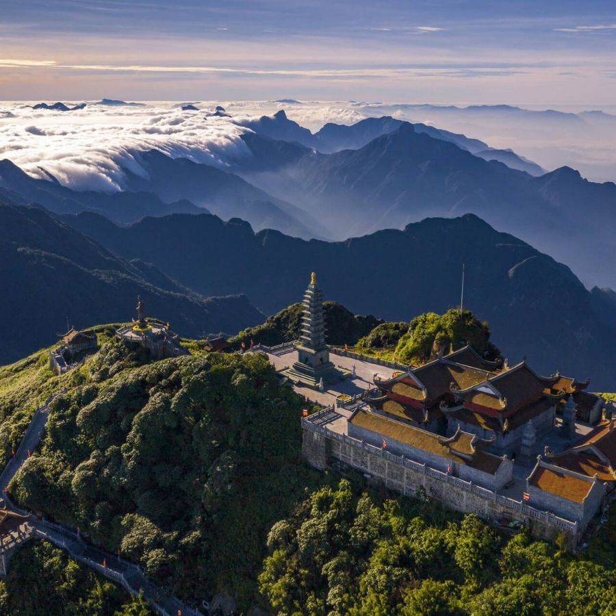 Chạm vào hồn Việt qua du lịch văn hóa